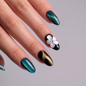LURA-RDY-N019-1.webp Emerald Cameo
